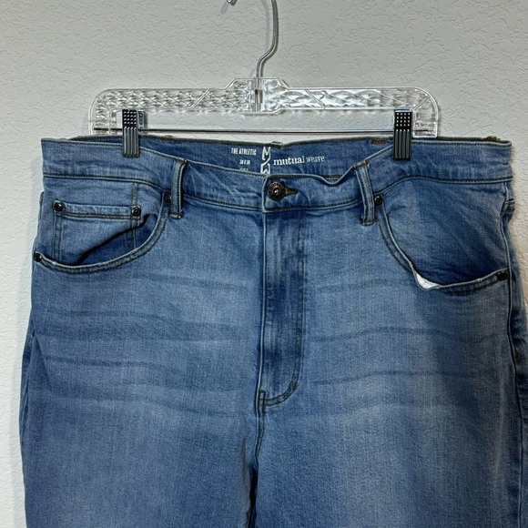 Mutual Weave Men's Athletic Fit Jeans 38 x 36 5 pocket Whisker Detail Big & Tall - Picture 2 of 12